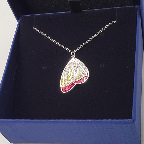 Swarovski Jewelry - NIB Swarovski Noisette Pendant